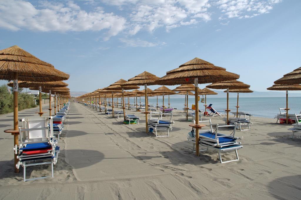 African Beach Hotel-Residence Manfredonia Zewnętrze zdjęcie