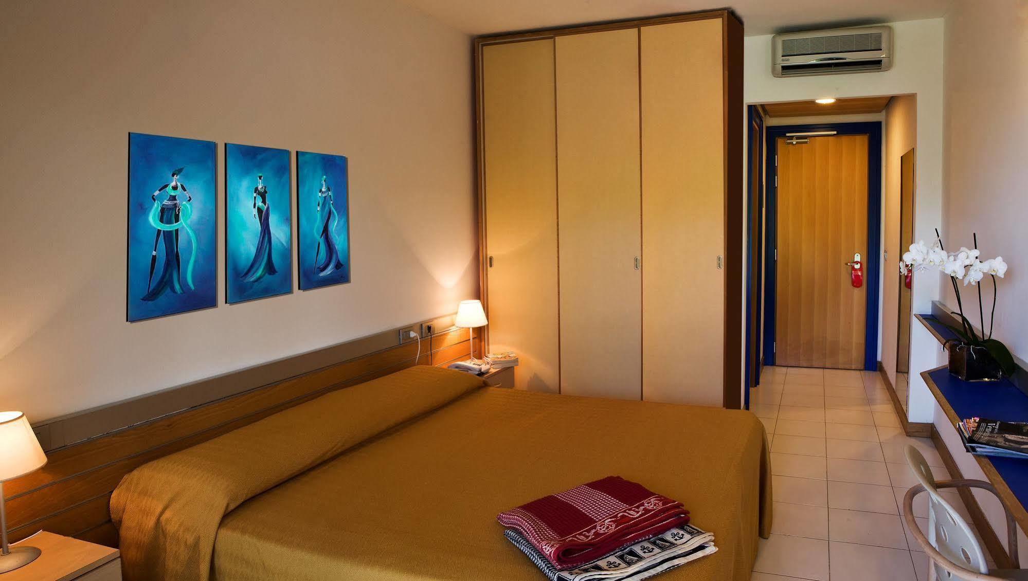 African Beach Hotel-Residence Manfredonia Zewnętrze zdjęcie